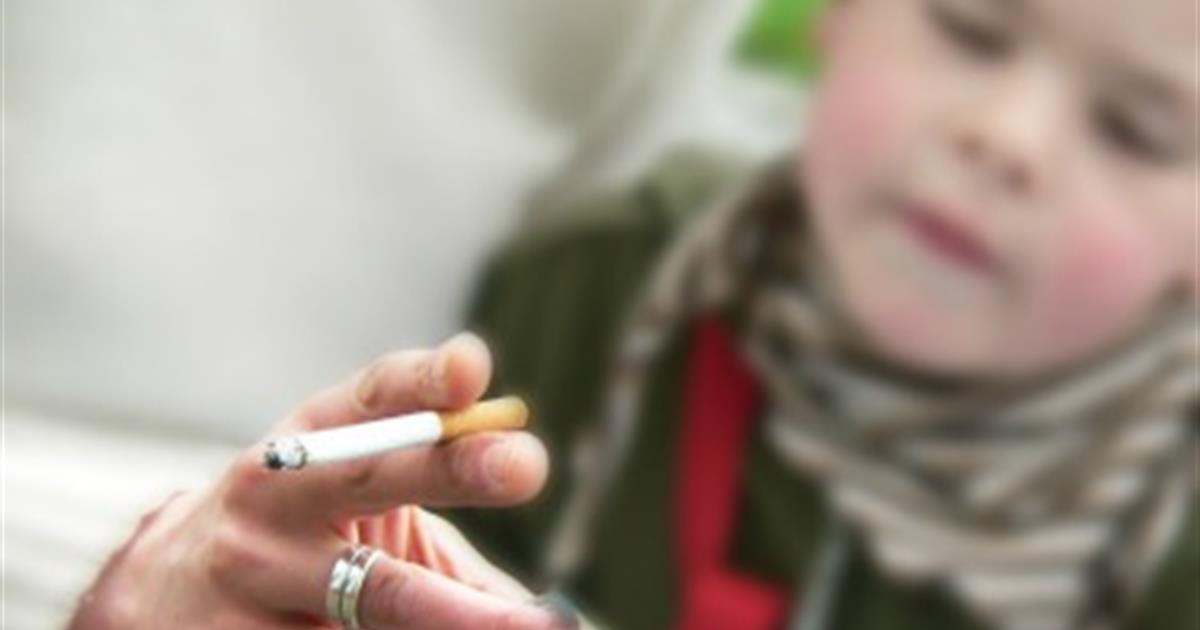 Los peligros del humo de segunda mano - HealthyChildren.org