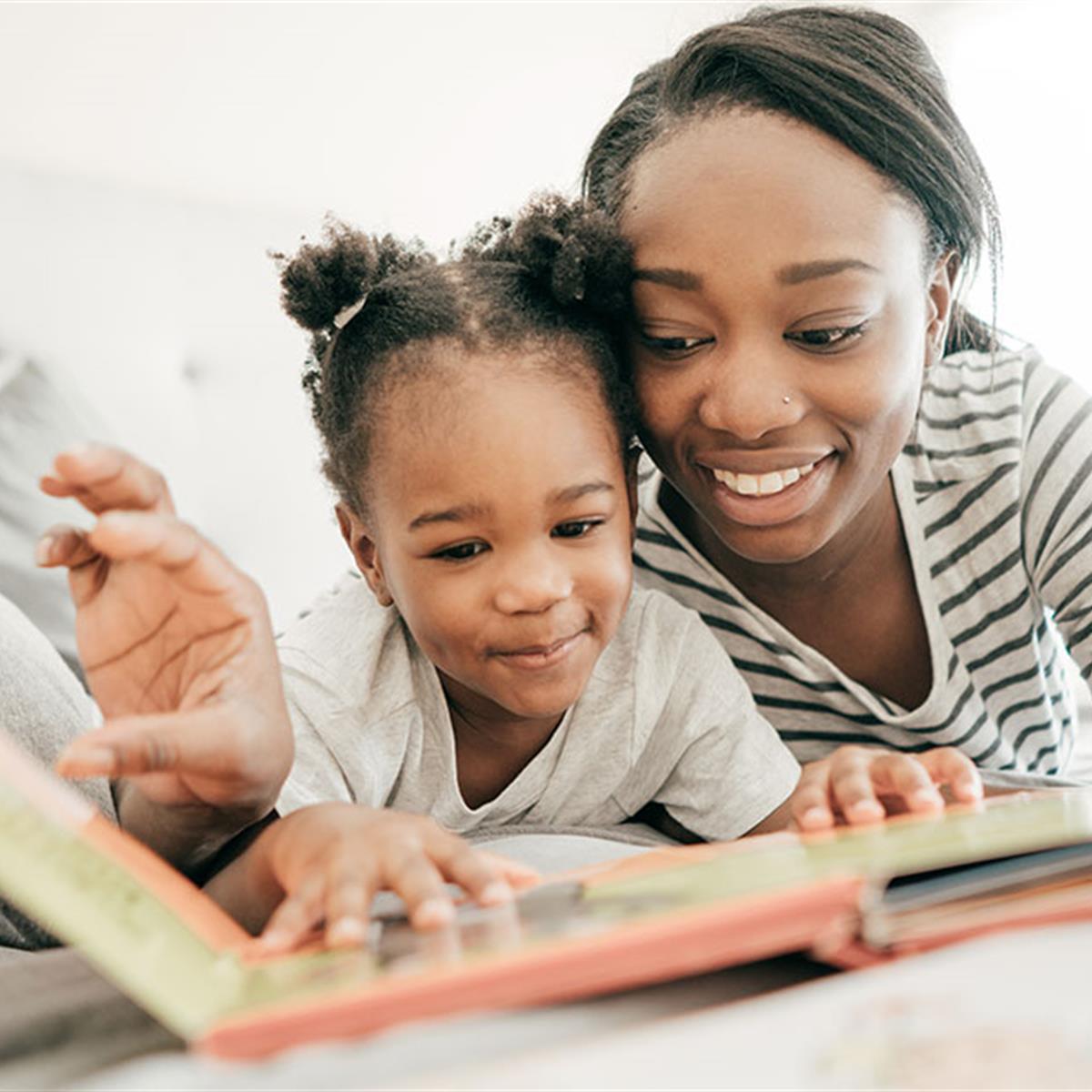 Señales positivas de la lectura temprana en bebés y niños pequeños 