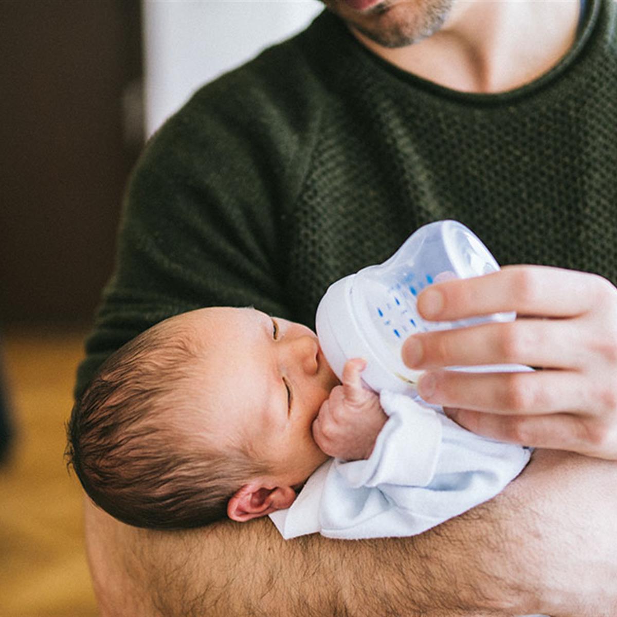 How to Bottle-Feed a Baby: Tips for Bottle-Feeding Your Newborn