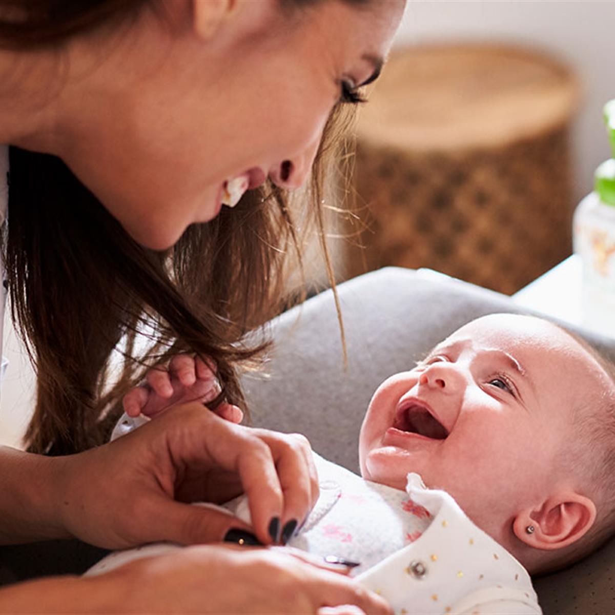 When do babies first smile? - HealthyChildren.org