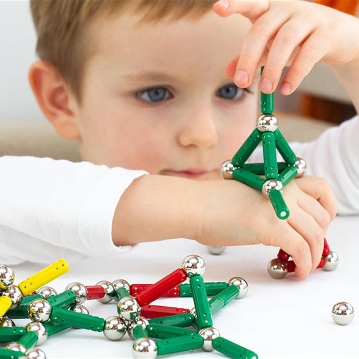 Cómo pueden los juguetes magnéticos de alta potencia causar daño a los niños  