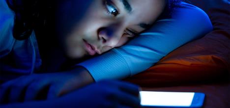 My teen is having more trouble falling asleep at night lately. How can I  help? - HealthyChildren.org